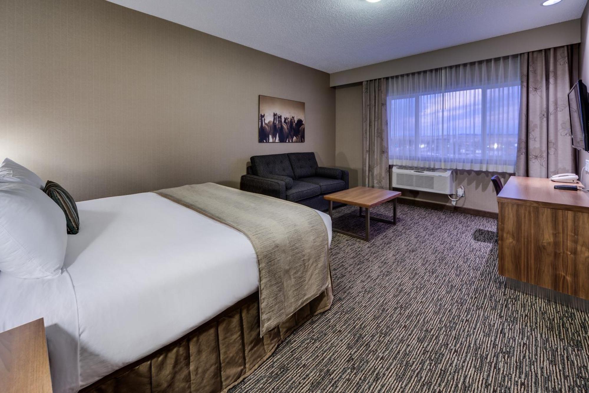 Heritage Inn Hotel & Convention Centre - Pincher Creek Exteriör bild