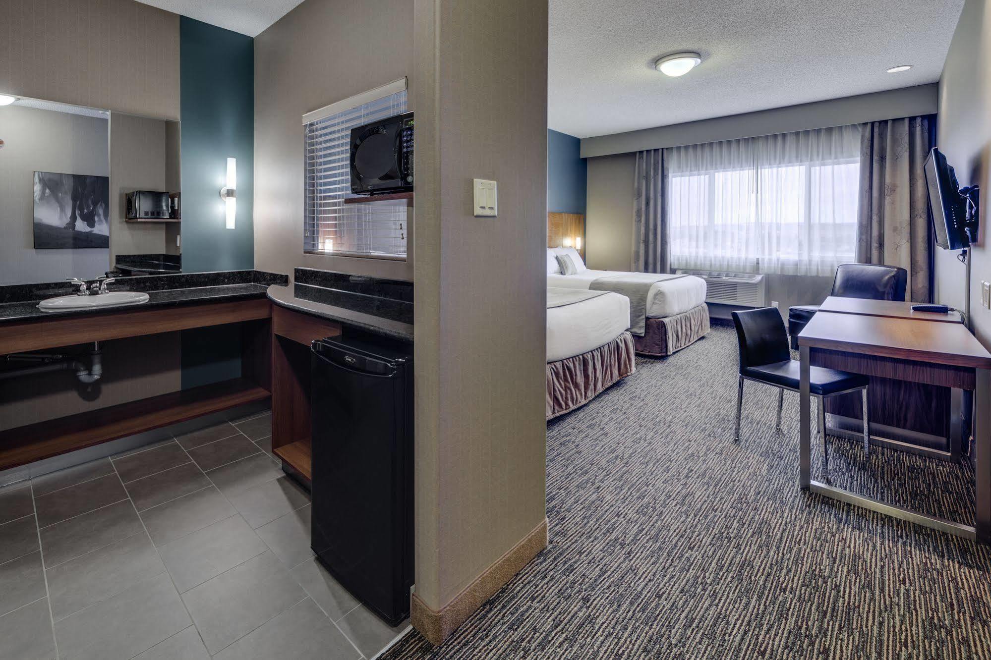 Heritage Inn Hotel & Convention Centre - Pincher Creek Exteriör bild